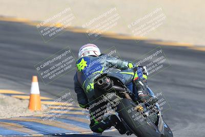 media/Dec-05-2024-Racers Edge (Thu) [[e102e0690b]]/3-B Group/Session 1 Turn 8 Backside/